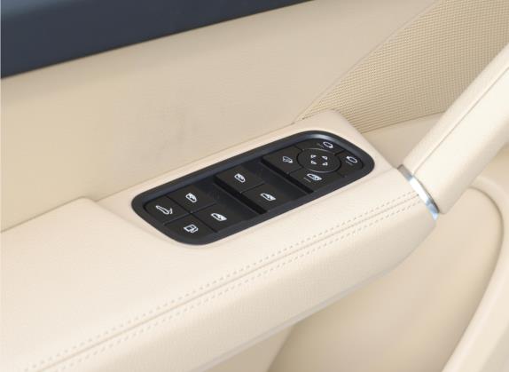 Cayenne新能源 2023款 Cayenne E-Hybrid 2.0T 铂金版 车厢座椅   门窗控制