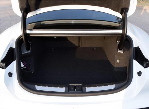 Taycan 2019款 Taycan Turbo S 车厢座椅   后备厢