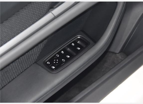 Taycan 2019款 Taycan 4S 车厢座椅   门窗控制