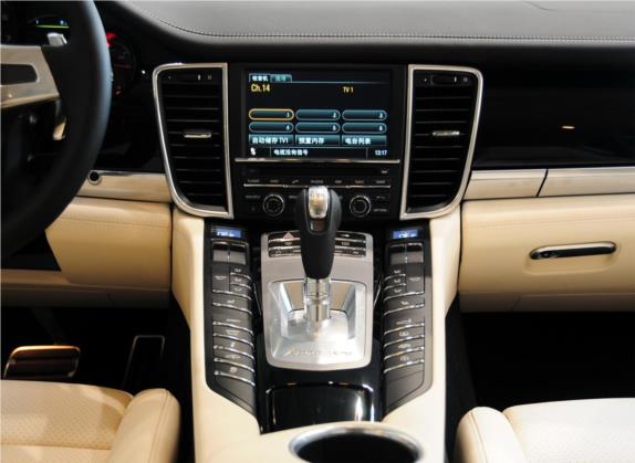 Panamera 2012款 Panamera Turbo S 4.8T 中控类   中控台