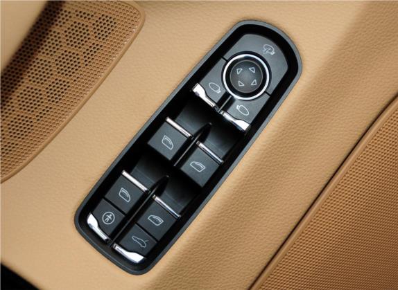 Panamera 2013款 Panamera 4 Platinum Edition 3.6L 车厢座椅   门窗控制