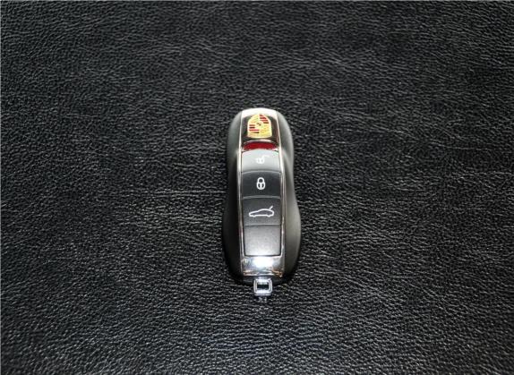 Panamera 2014款 Panamera 4S Executive 3.0T 其他细节类   钥匙