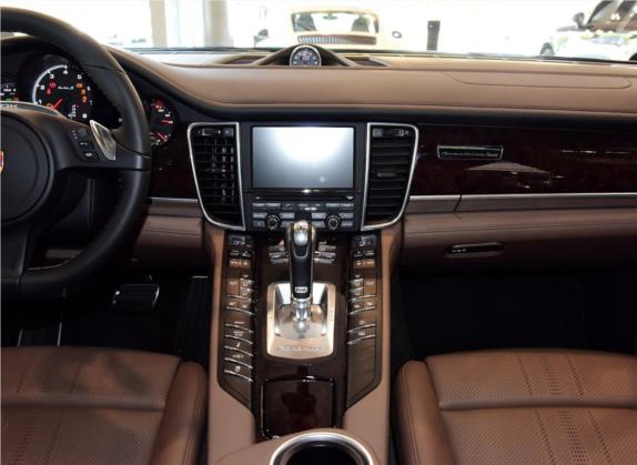 Panamera 2015款 Panamera Exclusive Series 4.8T 中控类   中控台
