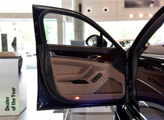 Panamera 2015款 Panamera Exclusive Series 4.8T 车厢座椅   前门板