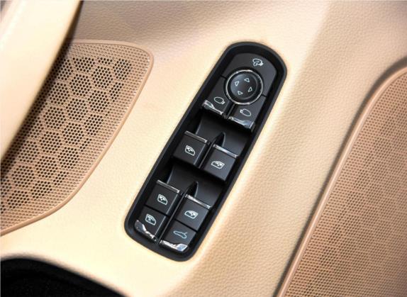 Panamera 2016款 Panamera 4 Edition 3.0T 车厢座椅   门窗控制