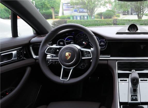 Panamera 2017款 Panamera 4S 行政加长版 2.9T 中控类   驾驶位