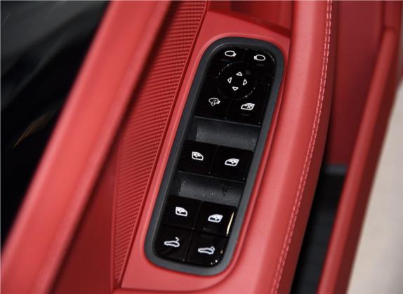 Panamera 2019款 Panamera 4 行政加长版 2.9T 车厢座椅   门窗控制