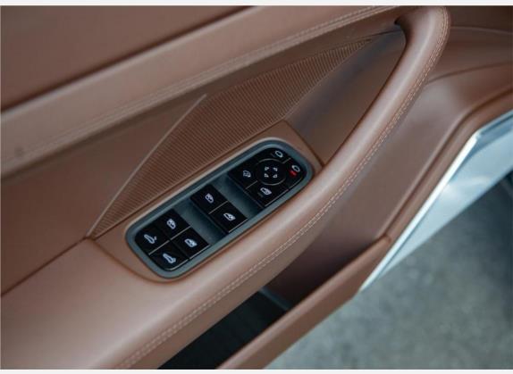 Panamera 2021款 Panamera Turbo S 行政加长版 4.0T 车厢座椅   门窗控制
