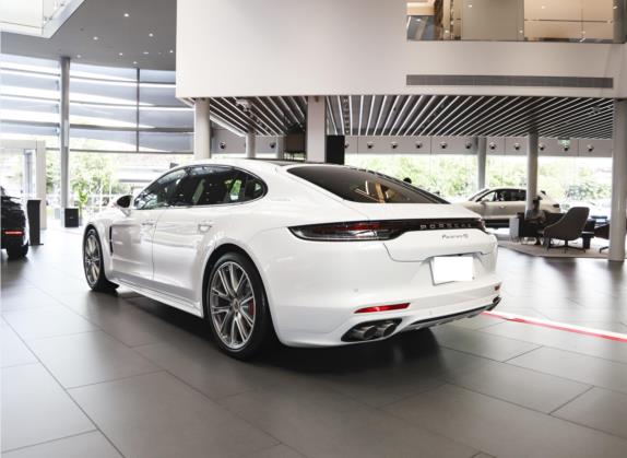 Panamera 2023款 Panamera 4S 行政加长版 2.9T 外观   斜后