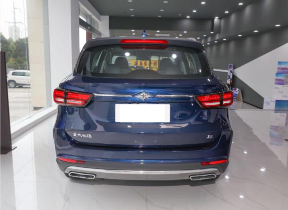 北汽瑞翔X5 2021款 1.5T 自动精英型 7座 外观   正后
