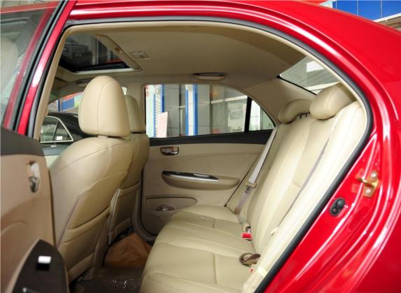 比亚迪L3 2011款 锋畅版 1.8L 自动尊贵型 车厢座椅   后排空间