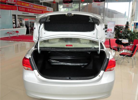 比亚迪L3 2012款 1.5L 手动舒适型 车厢座椅   后备厢