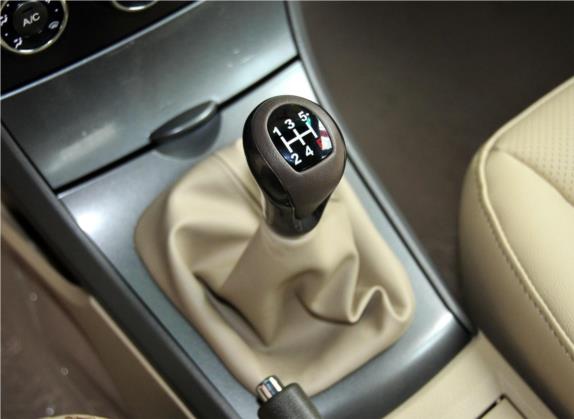 比亚迪L3 2012款 1.5L 手动舒适型 中控类   挡把
