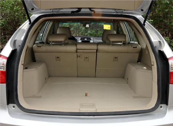比亚迪S6 2011款 2.0L 手动尊贵型 车厢座椅   后备厢