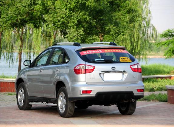 比亚迪S6 2011款 2.0L 手动尊贵型 外观   斜后