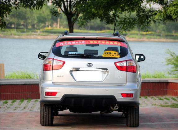 比亚迪S6 2011款 2.0L 手动尊贵型 外观   正后