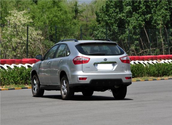 比亚迪S6 2011款 2.4L 自动尊享型 外观   斜后