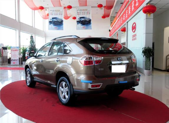 比亚迪S6 2012款 2.0L 手动尊贵型 外观   斜后