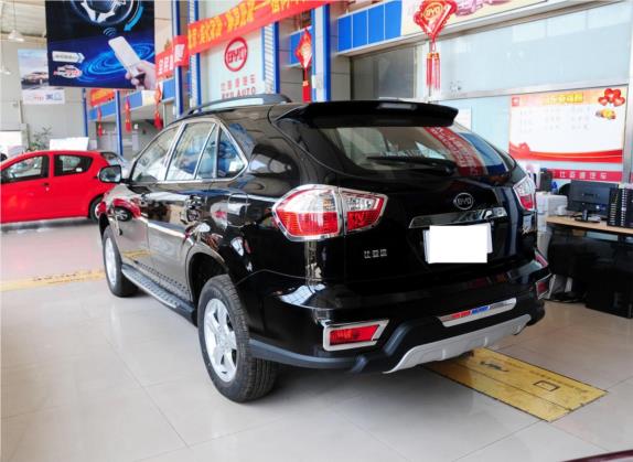 比亚迪S6 2013款 劲悦版 2.0L 手动精英型 5座 外观   斜后