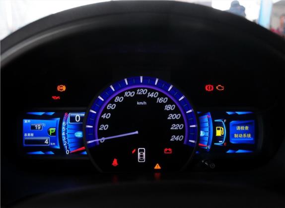 比亚迪S6 2013款 劲悦版 2.4L 自动精英型 5座 中控类   仪表盘