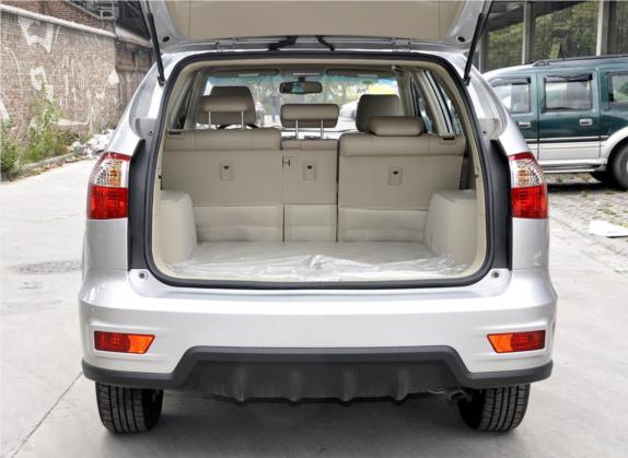 比亚迪S6 2013款 劲悦版 2.4L 手动豪华型 5座 车厢座椅   后备厢