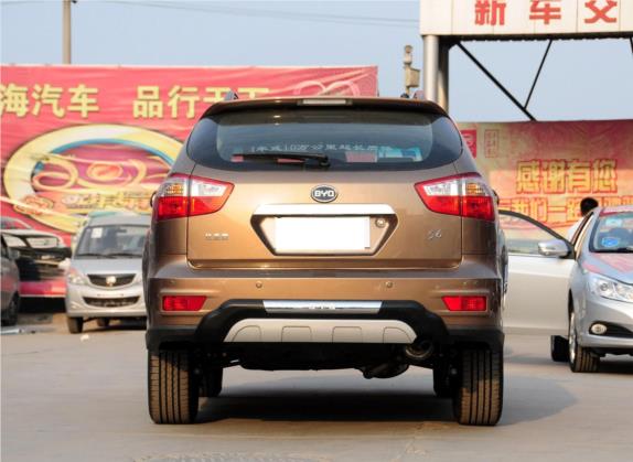 比亚迪S6 2013款 白金版 2.0L 手动尊贵型 外观   正后