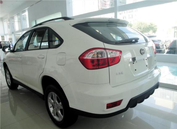 比亚迪S6 2013款 白金版 2.4L 自动尊享型 外观   斜后