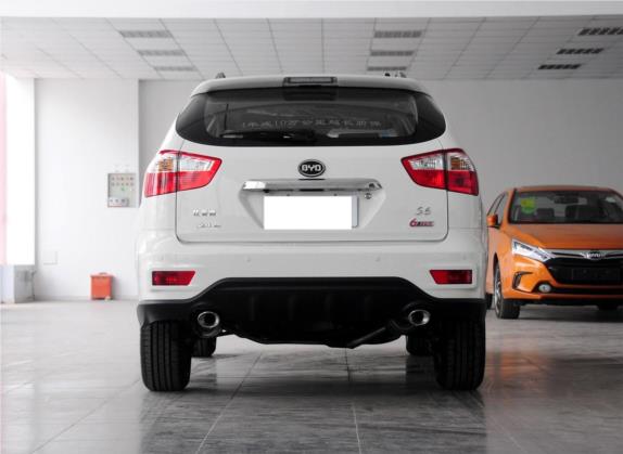 比亚迪S6 2014款 2.4L 自动尊贵型 7座 外观   正后