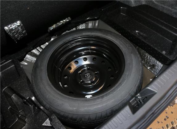 比亚迪G6 2013款 2.0L 手动尊贵型 其他细节类   备胎