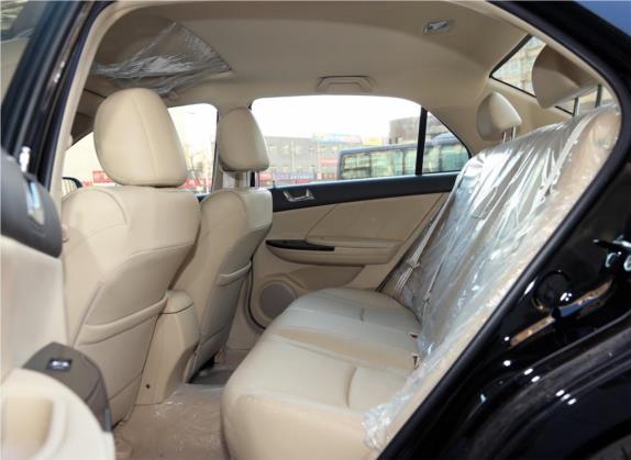 比亚迪G6 2013款 2.0L 手动尊贵型 车厢座椅   后排空间