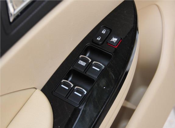比亚迪G6 2013款 1.5TI 手动尊贵型 车厢座椅   门窗控制