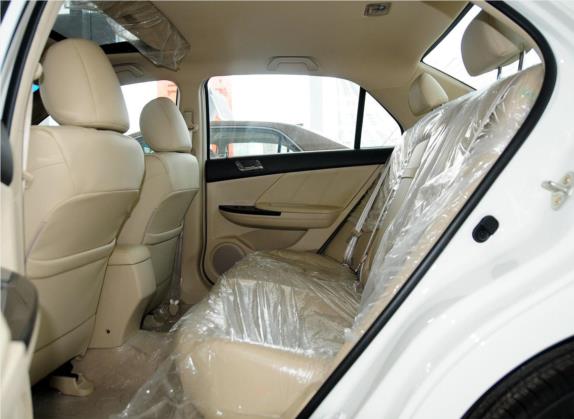 比亚迪G6 2013款 1.5TID 自动尊荣型 车厢座椅   后排空间