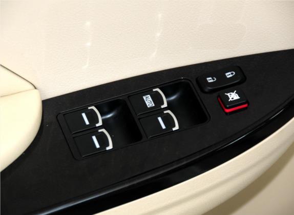 比亚迪G6 2013款 1.5TID 自动尊荣型 车厢座椅   门窗控制