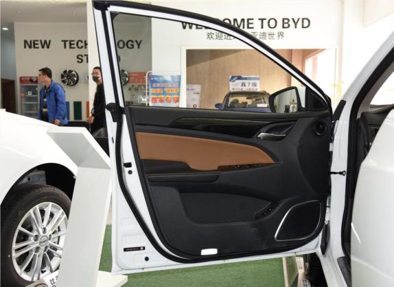 秦新能源 2018款 秦EV450 智联锋尚型 车厢座椅   前门板