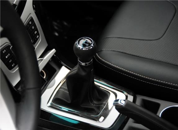 速锐 2014款 1.5L 手动豪华型 中控类   挡把