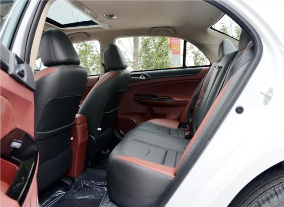 速锐 2015款 1.5L 手动豪华型 车厢座椅   后排空间