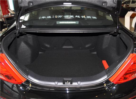 速锐 2015款 1.5L 手动舒适型 车厢座椅   后备厢