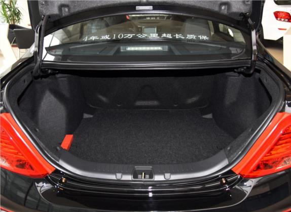 速锐 2015款 1.5L 自动豪华型 车厢座椅   后备厢