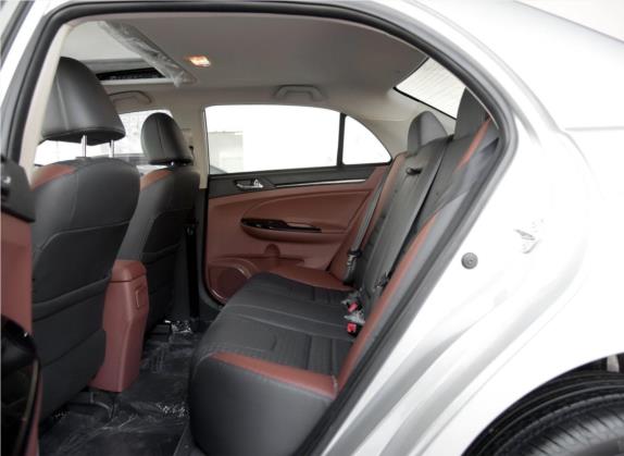 速锐 2015款 改款 1.5L 手动豪华型 车厢座椅   后排空间