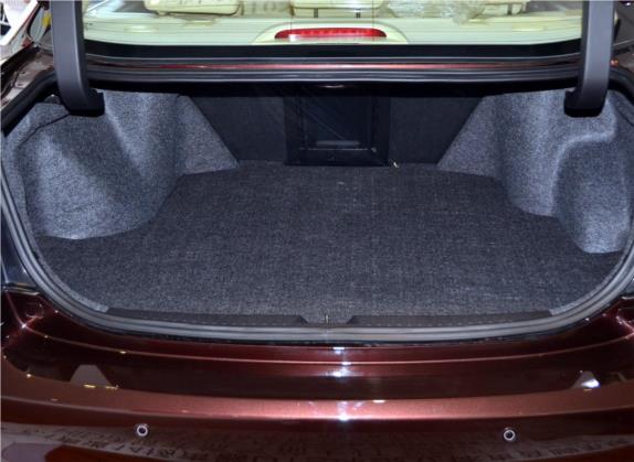 思锐 2013款 1.5TI 手动尊享型 车厢座椅   后备厢