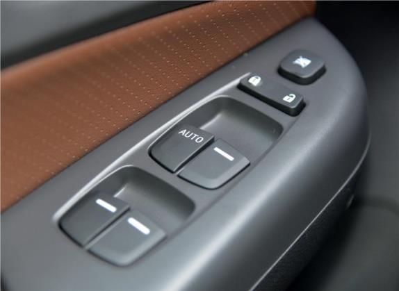 比亚迪S7 2015款 2.0T 升级版 自动旗舰型 车厢座椅   门窗控制