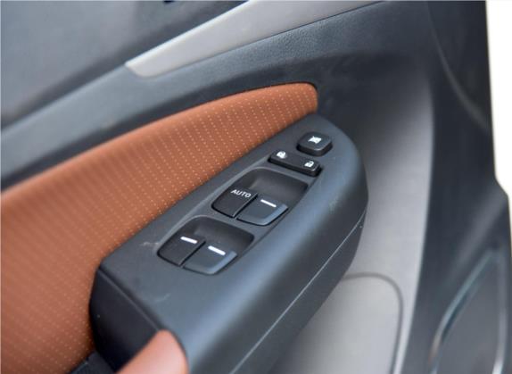 比亚迪S7 2016款 2.0T 自动尊贵型 车厢座椅   门窗控制