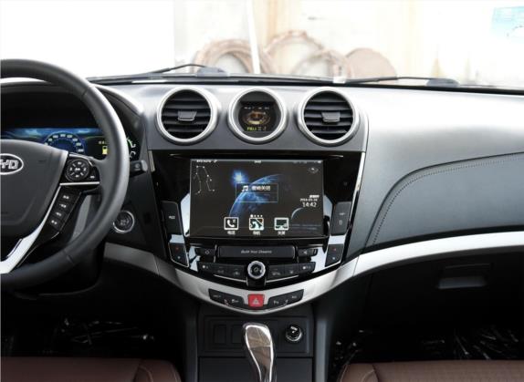 比亚迪S7 2016款 2.0T 自动旗舰型 中控类   中控台