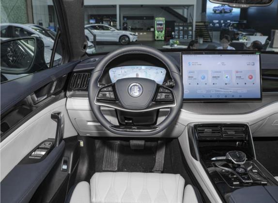 唐新能源 2022款 EV 730KM 尊享型 中控类   驾驶位