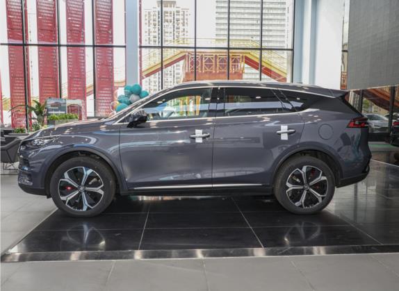 唐新能源 2022款 EV 730KM 尊享型 外观   正侧