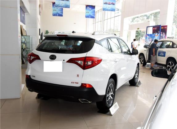 宋 2016款 2.0TID 自动豪华型 外观   斜后