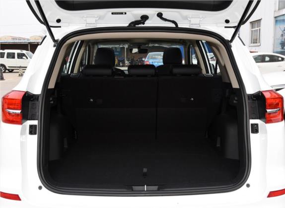 宋 2020款 经典版 1.5T 手动豪华型 车厢座椅   后备厢