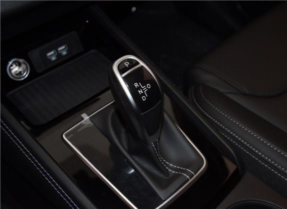 宋 2020款 经典版 1.5T 自动精英型 中控类   挡把