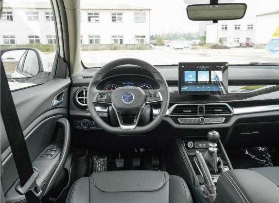 宋 2021款 经典版 1.5T 手动豪华型 中控类   驾驶位