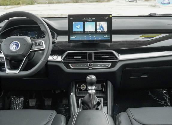 宋 2021款 经典版 1.5T 手动豪华型 中控类   中控台